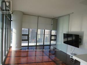 Property Photo:  33 Charles Street East 1905  ON M4Y 1R4 