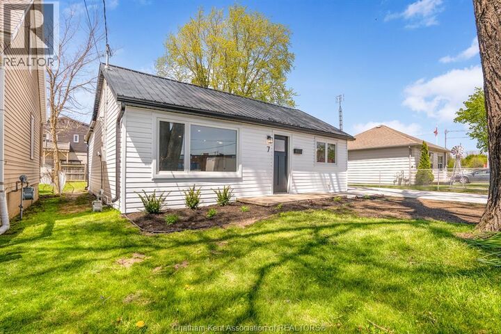 Property Photo:  7 Oxley Drive  ON N7L 2K5 