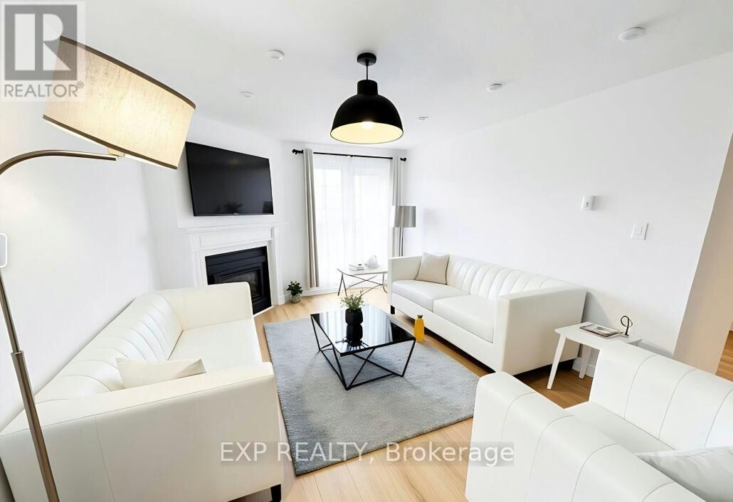 Property Photo:  136 Conway Drive 60  ON N6E 3N1 