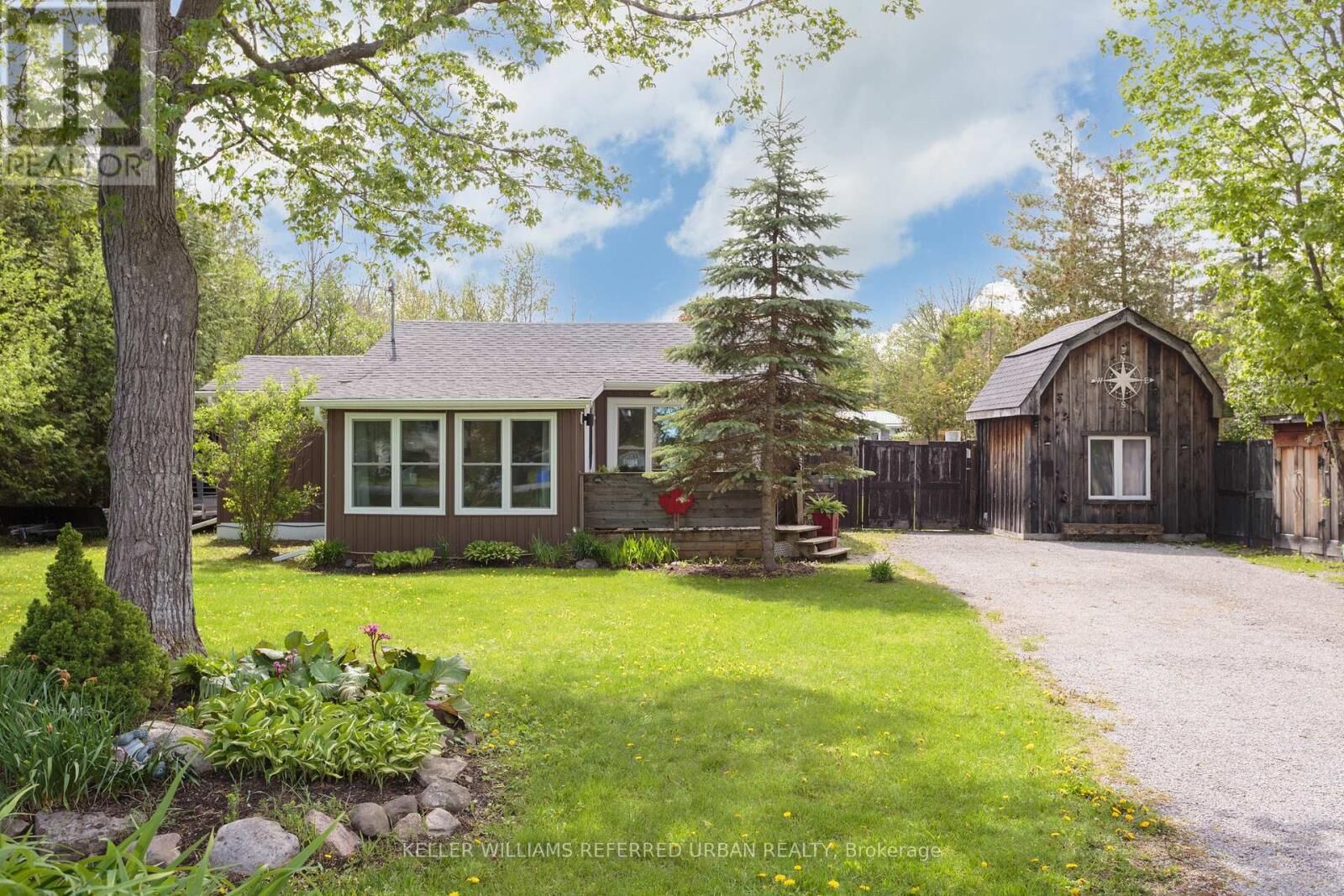 Property Photo: 39 Butternut Drive ON K9V 4R1
