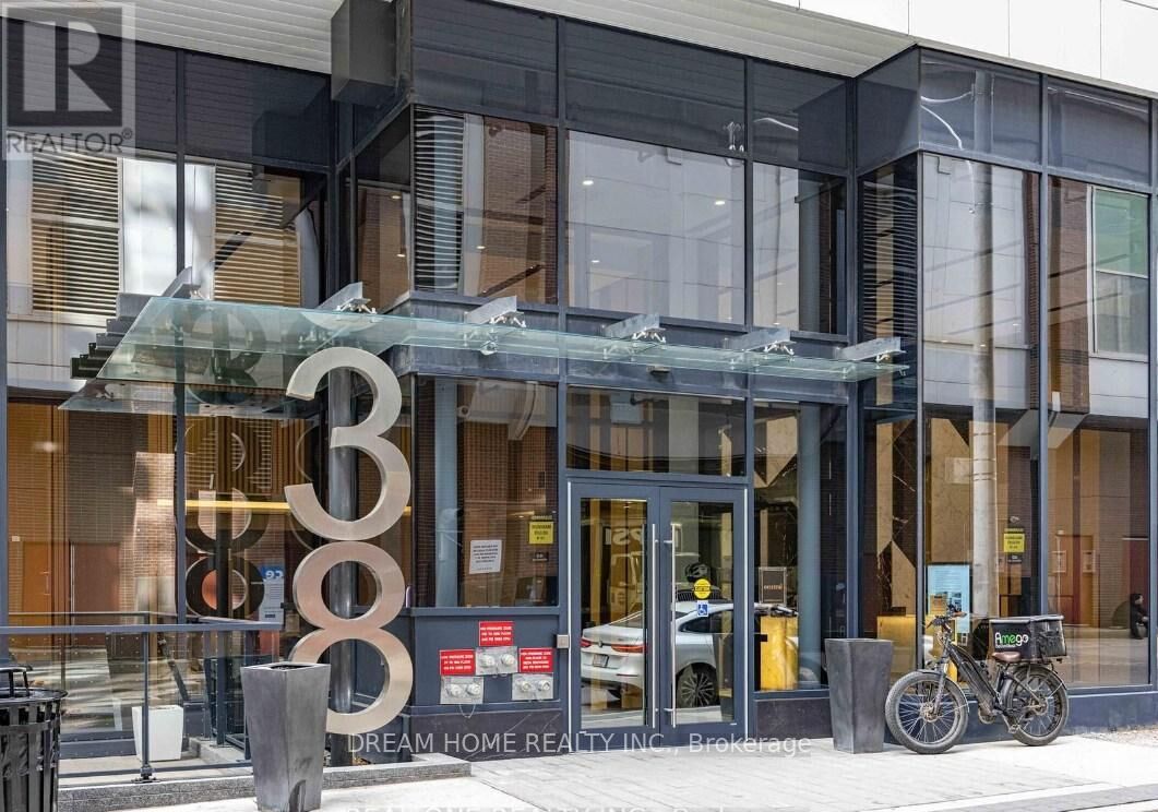 Property Photo:  38 Widmer Street 1810  ON M5V 2E9 