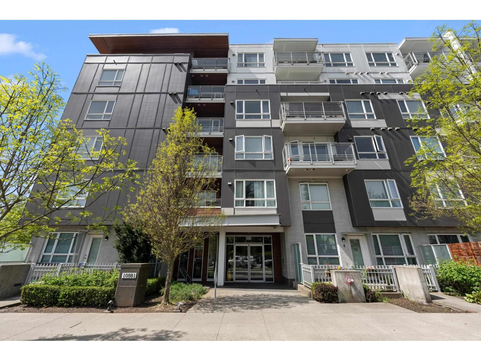 Property Photo: 10581 140 Street 413 BC V3T 0M7