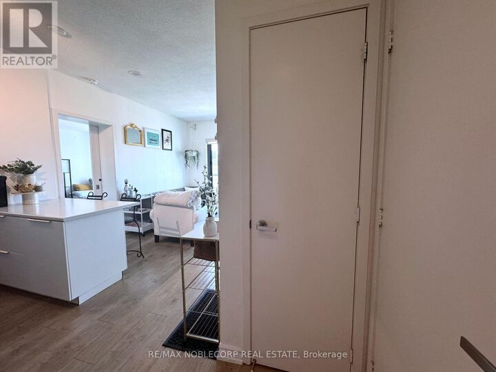 Property Photo:  159 Dundas Street East 2107  ON M5B 0A9 