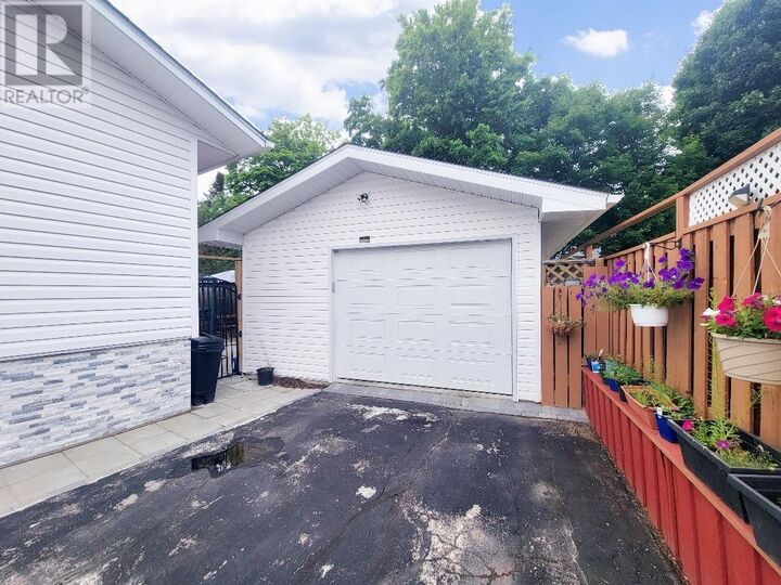 Property Photo:  218B Ottawa Ave  ON P5A 2N4 