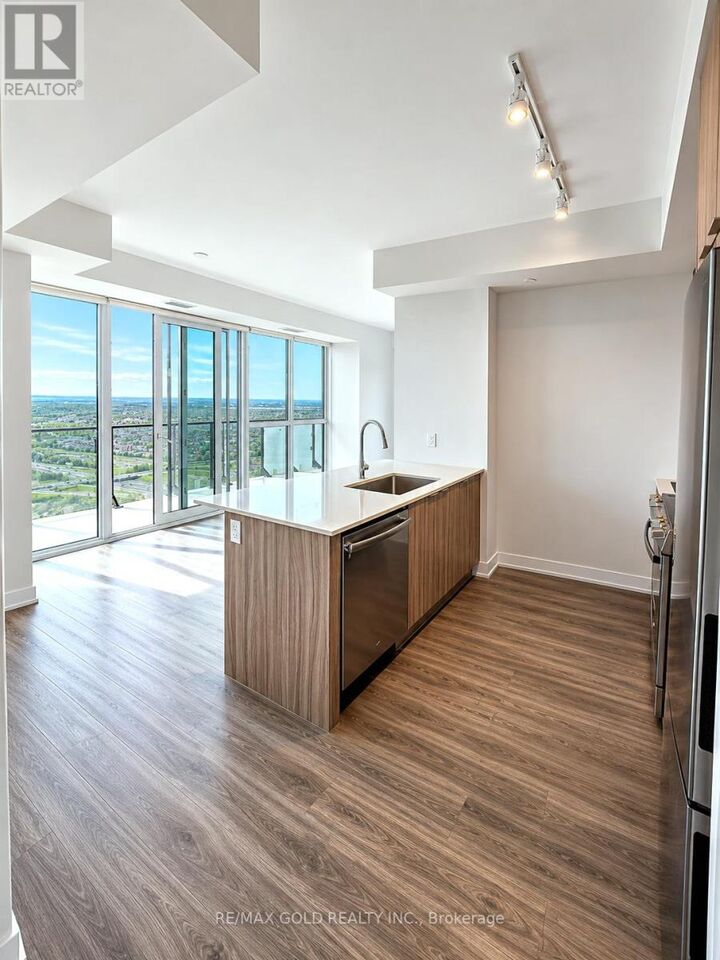 Property Photo: 430 Square One Drive 4908 ON L5B 0L6