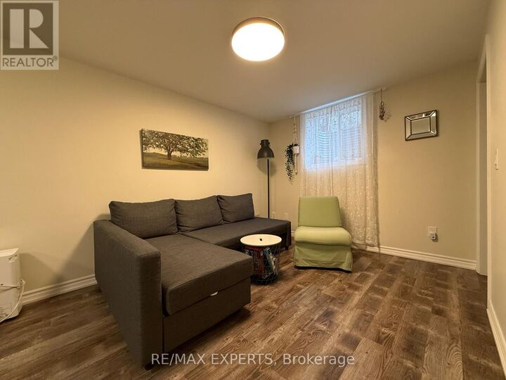 Property Photo:  4 McNairn Court Basement  ON L4C 5X1 