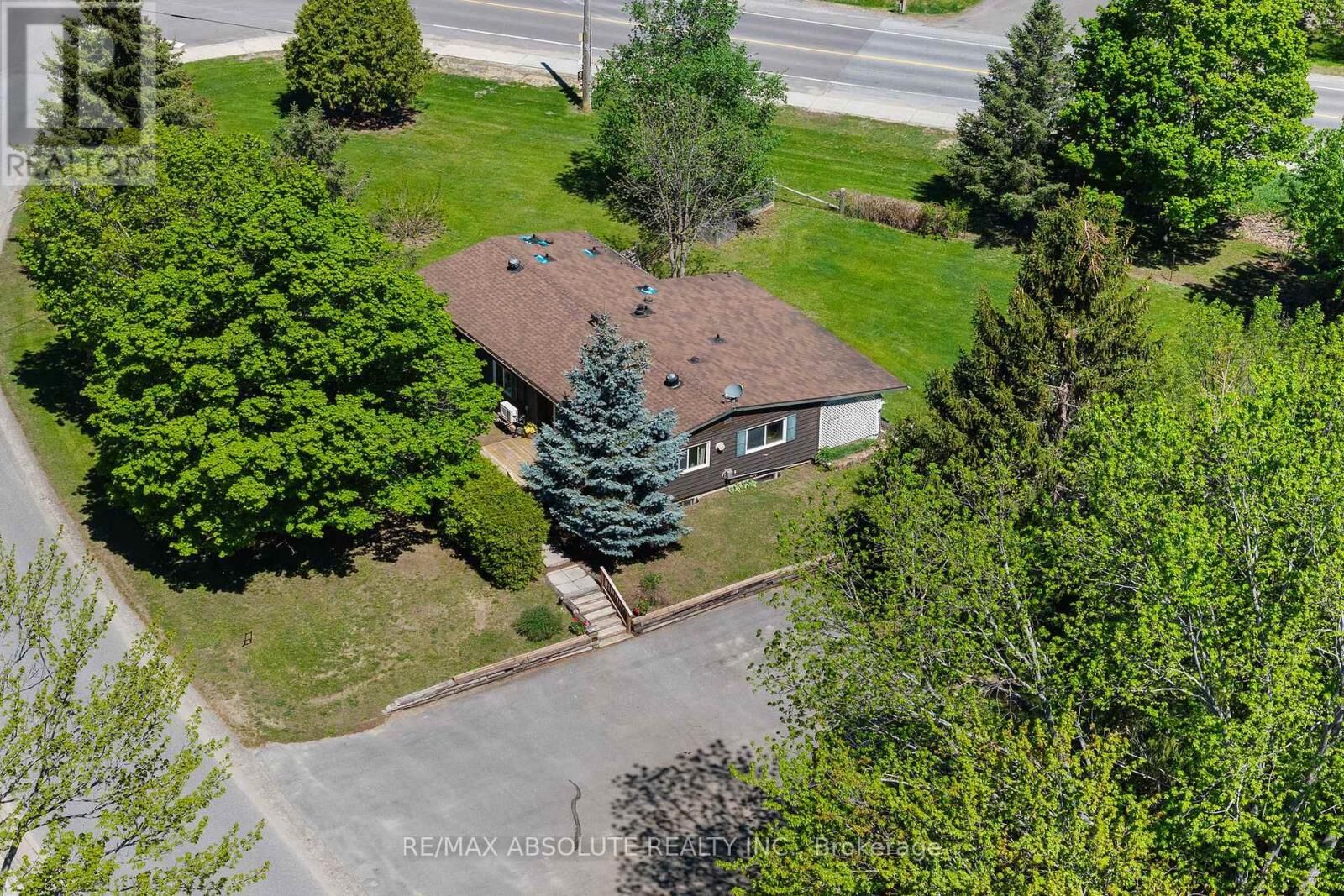 Property Photo:  235 Poole Street  ON K7S 1J1 