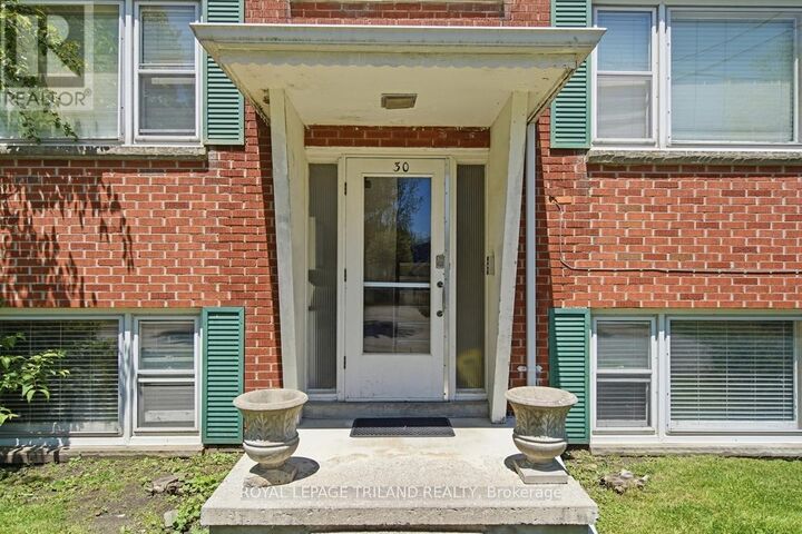 Property Photo:  30 McClary Avenue 8  ON N6C 1P7 