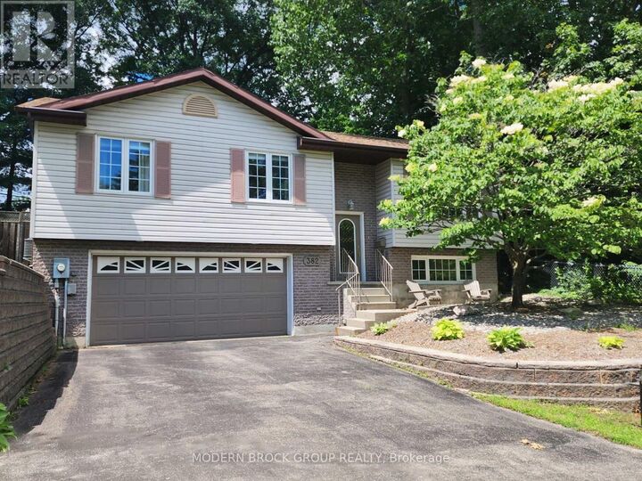 382 Pearl Street West — photo 1