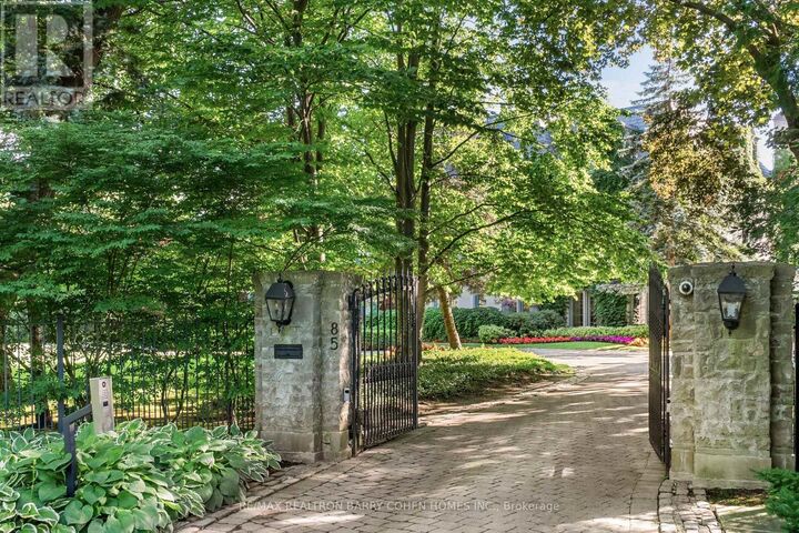 Property Photo:  85 The Bridle Path  ON M3C 2P1 
