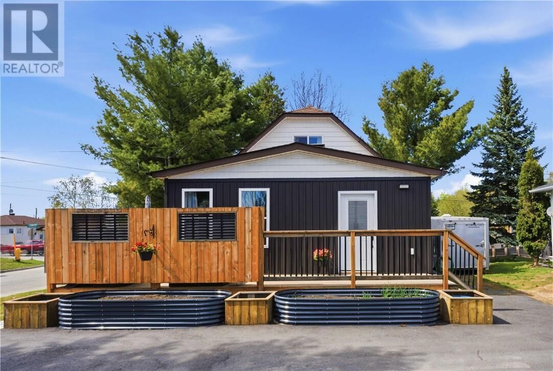Photo de la propriété:  95 O'Donaghue Drive  ON P3L 1E2 