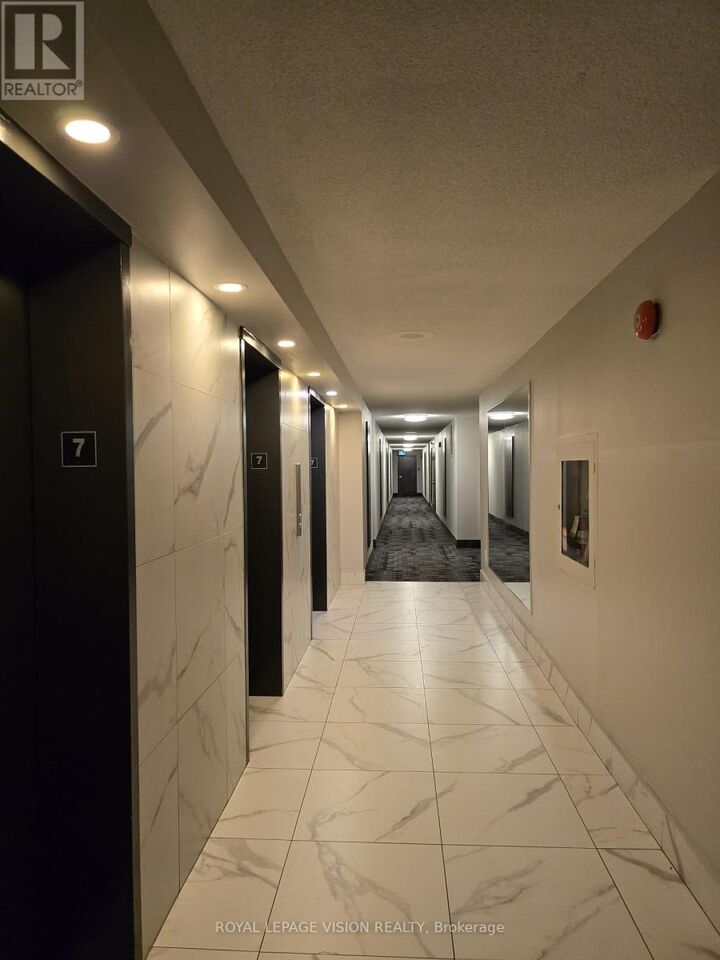 Property Photo:  45 Sunrise Avenue 708  ON M4A 2S3 