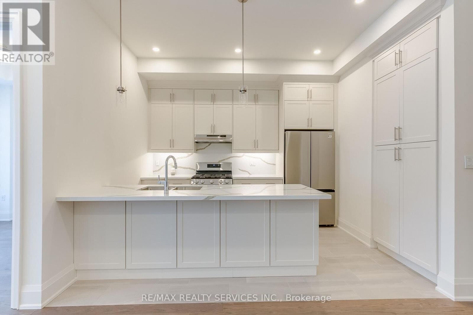 Property Photo:  3309 Taha Gardens  ON L6M 5R9 