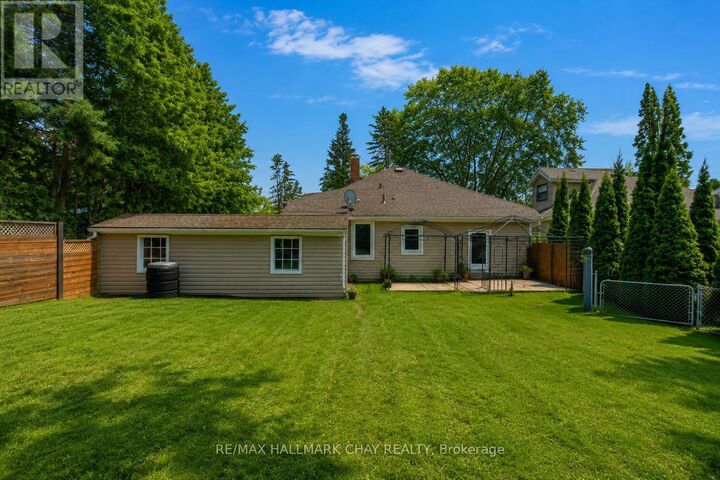 Property Photo:  330 Shanty Bay Road  ON L4M 1E7 