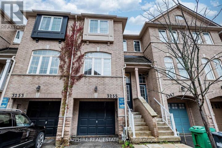Property Photo:  3255 Redpath Circle  ON L5N 8R3 
