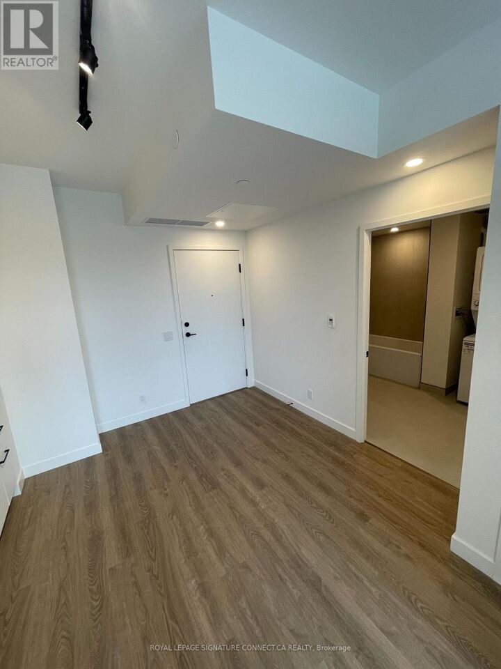 Property Photo:  1050 Eastern Avenue 625  ON M4L 0B7 
