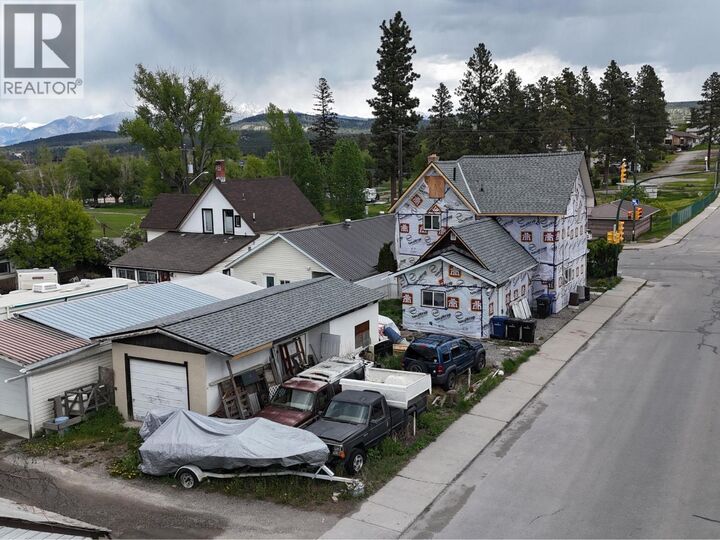 Property Photo:  135 14th Avenue South  BC V1C 2X1 