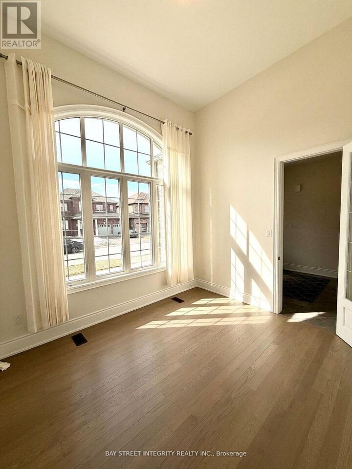 Property Photo:  64 Bud Leggett Crescent  ON L4P 0B7 