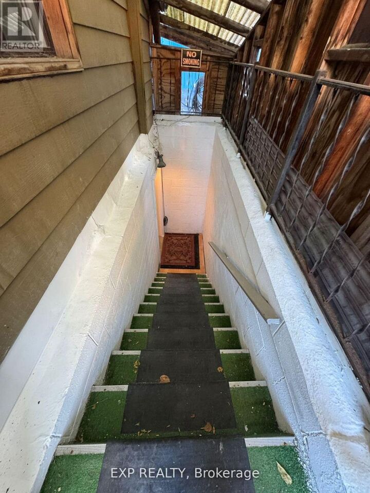 Property Photo:  1594 Dupont Street 5  ON M6P 3S7 