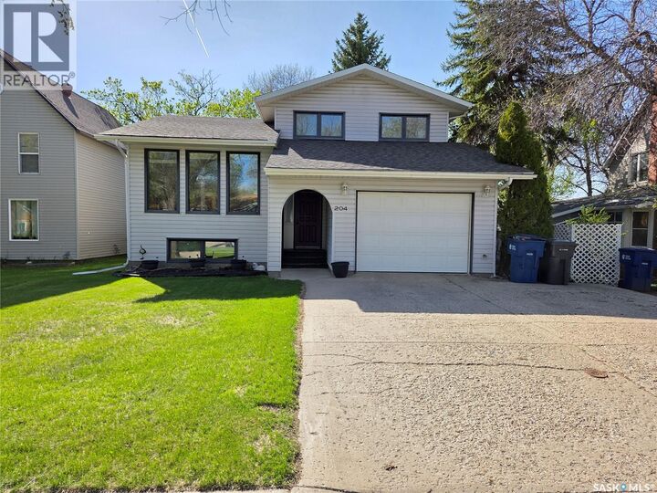 Property Photo:  204 1st Street E  SK S0C 0R0 