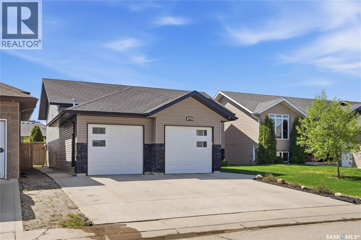 Property Photo: 449 Snead Crescent SK S0K 4S1