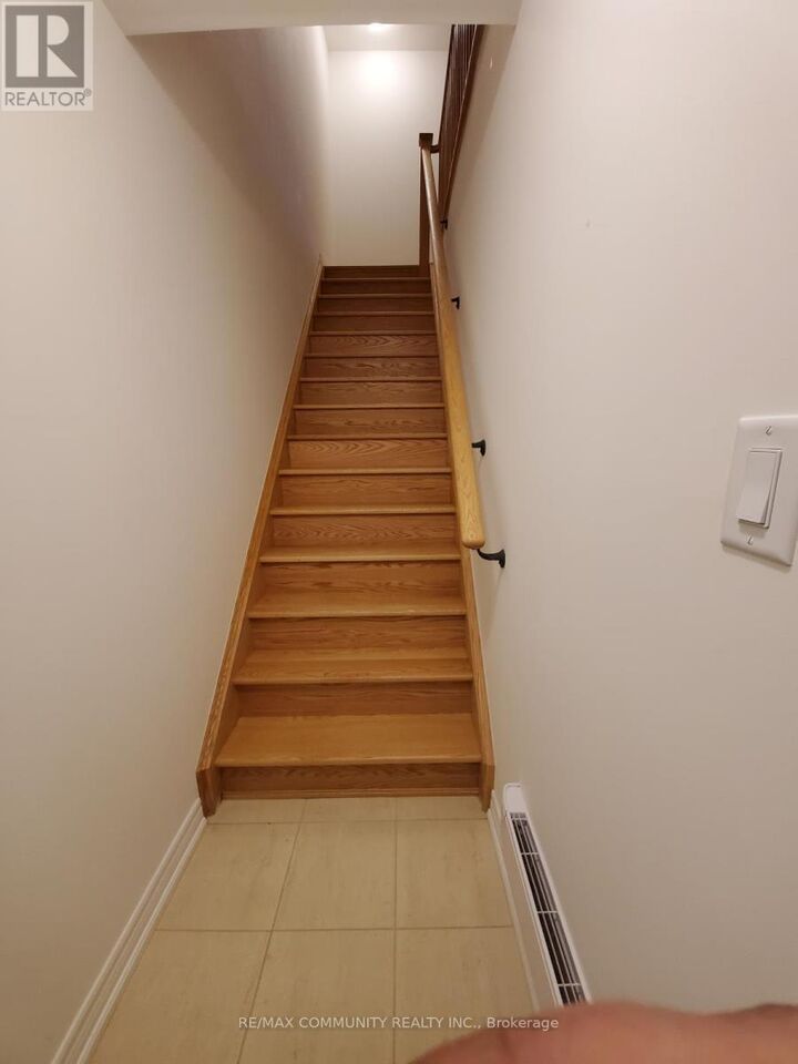Property Photo:  31 Luzon Avenue 31A  ON L6B 1N6 