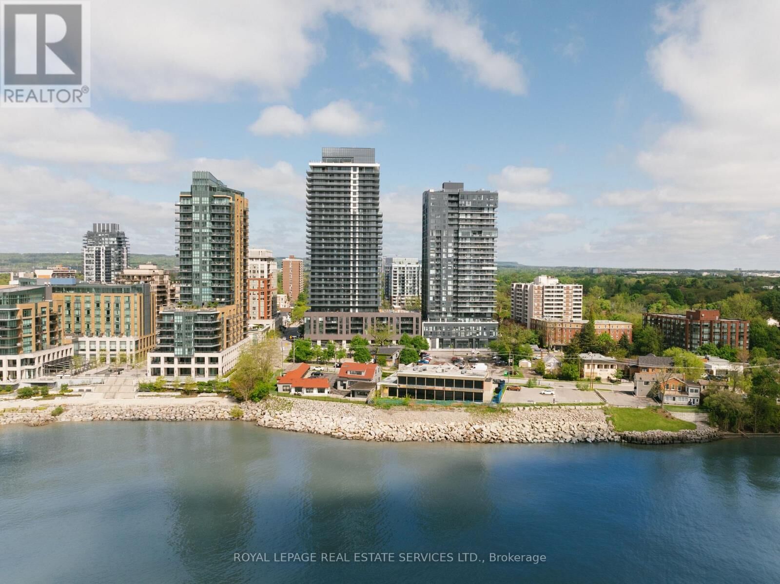 Property Photo:  2075 Lakeshore Road 711  ON L7R 0H3 