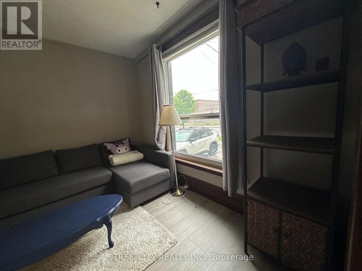 Property Photo:  17 St. Andrew Street  ON N6H 1Z4 