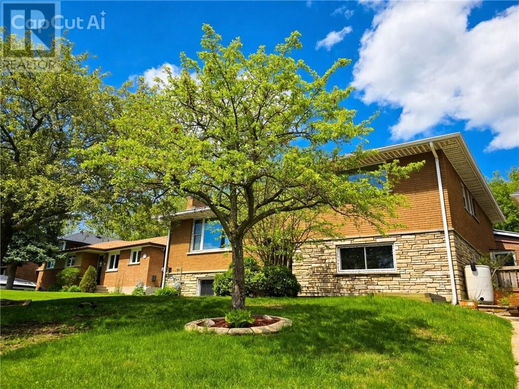 Property Photo: 896 Grandview ON P3A 2H2