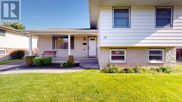 Property Photo:  17 Finch Crescent  ON N6E 2E4 