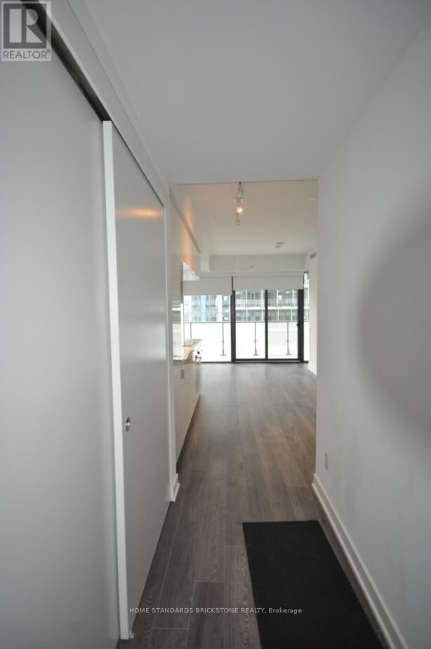 Property Photo:  185 Roehampton Avenue 2011  ON M4P 0C6 