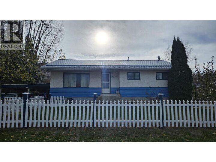 Photo de la propriété:  4187 Davis Road  BC V2N 5L2 