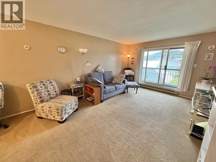 Property Photo: 398 Roddis Drive 203 BC V2J 1A6