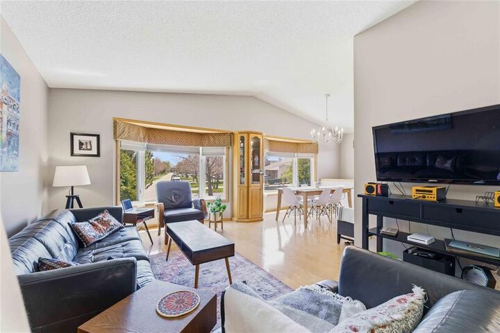 Photo de la propriété: 142 Charbonneau Crescent MB R3X 1C2