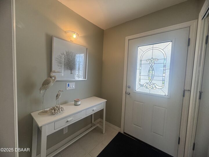 Property Photo: 302 Fox Place FL 32127