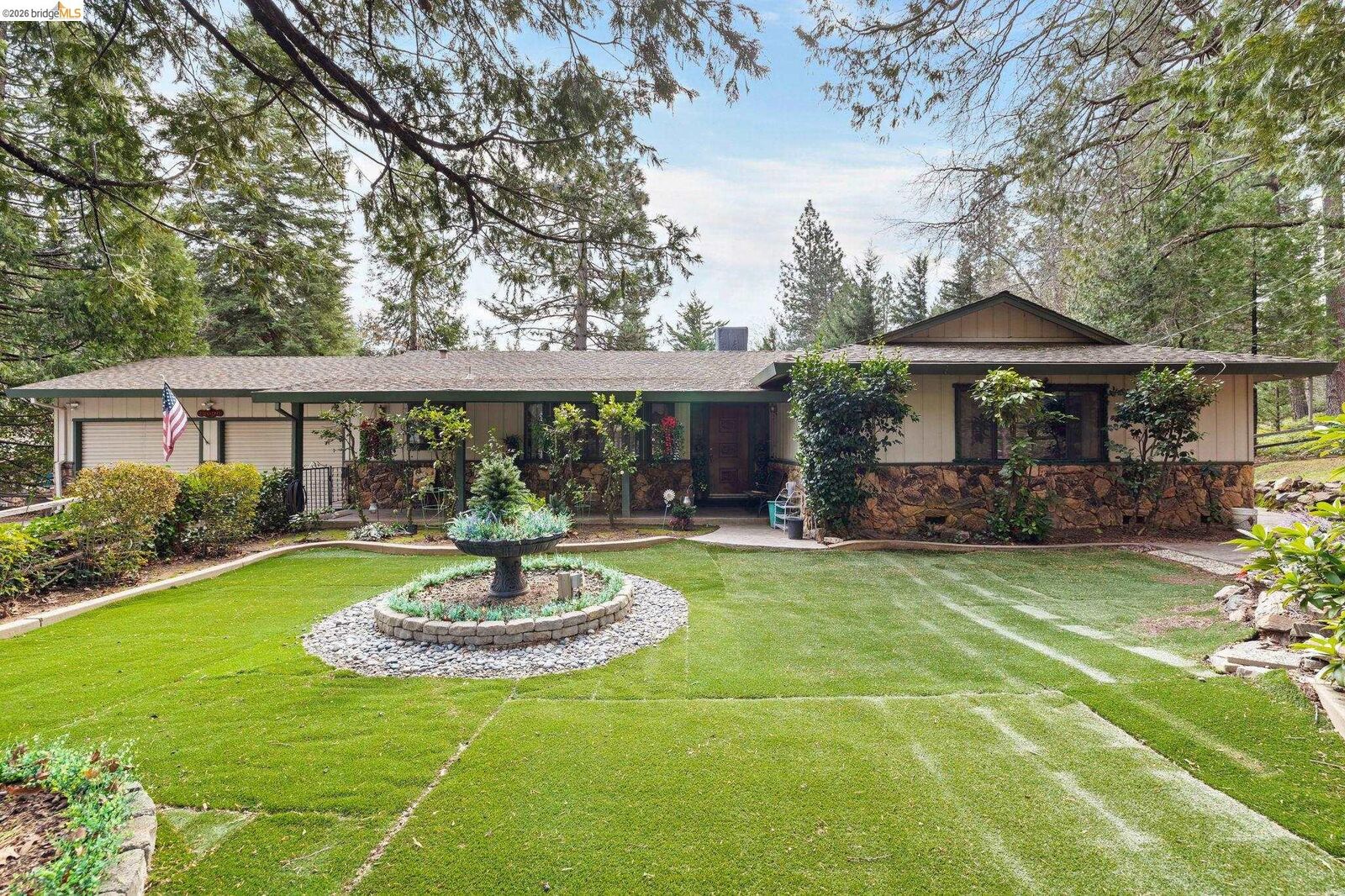 Property Photo: 22698 Robin Hood Dr CA 95383