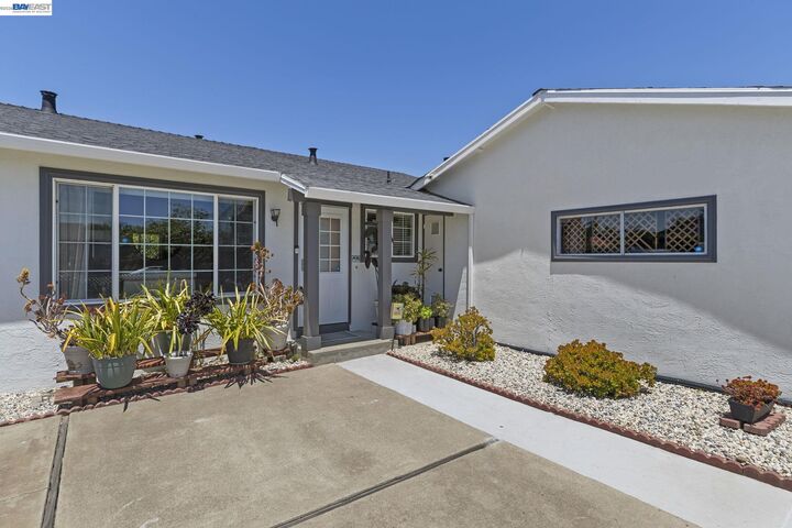 Property Photo: 7995 Peachtree Ave CA 94560