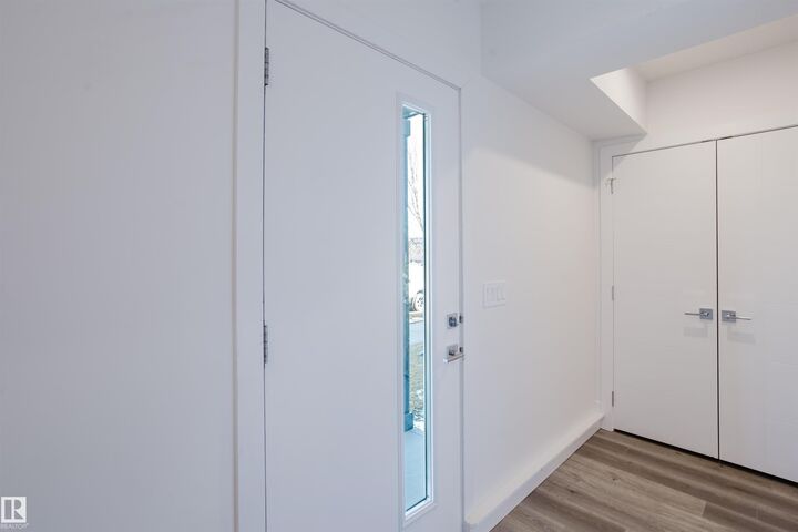 Property Photo: 10 Salisbury Way 26 AB T8B 0B1