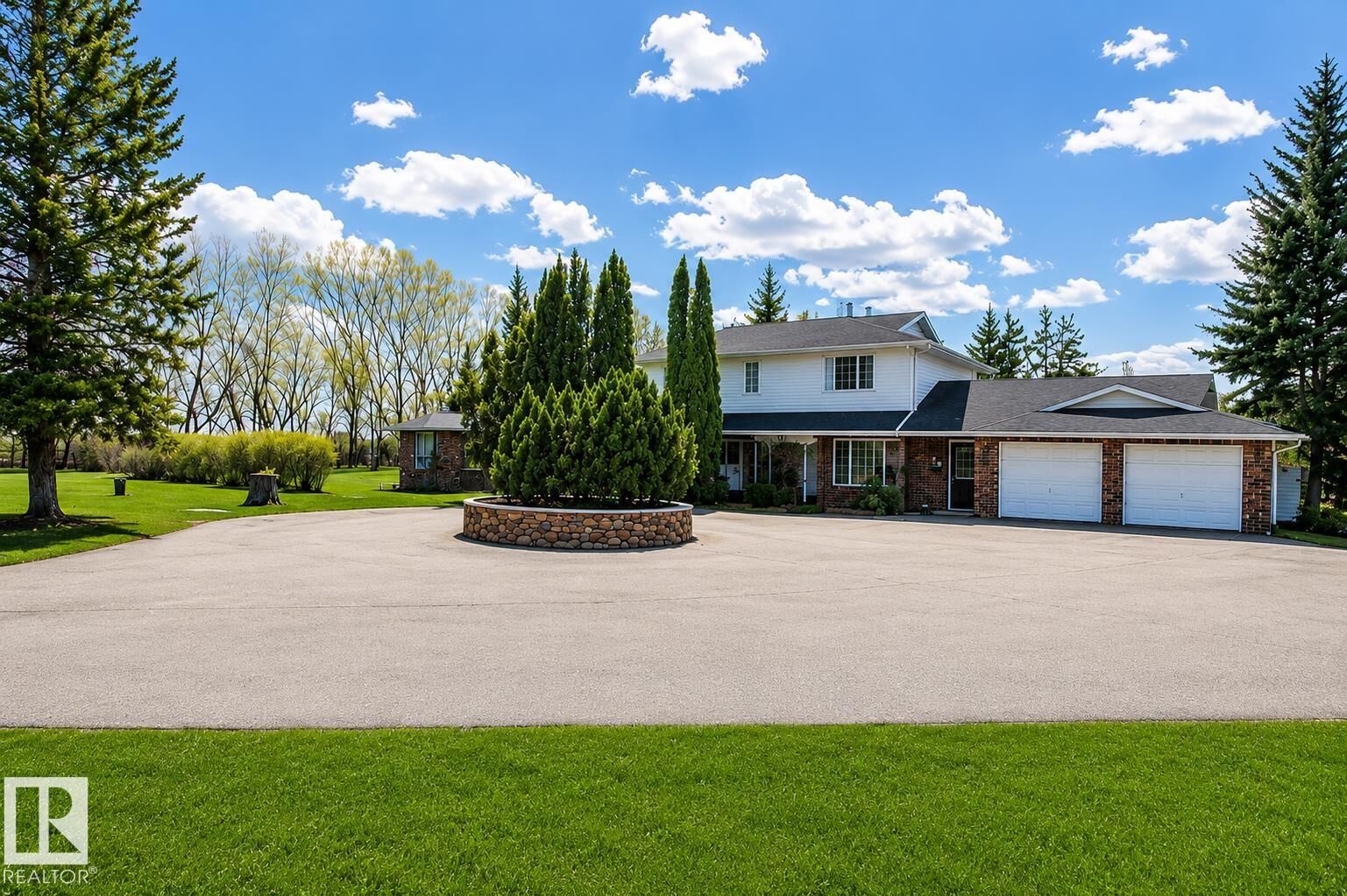 Property Photo: 58124 Secondary 881 AB T0A 3A0