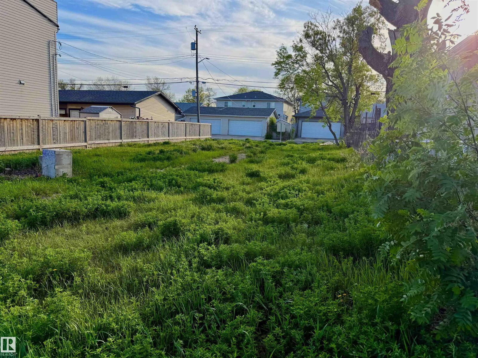Property Photo:  11640 80 Street NW  AB T5B 2N2 