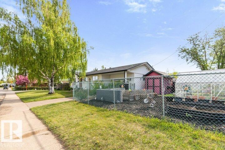 Property Photo:  8723 68A Street NW  AB T6B 1T6 