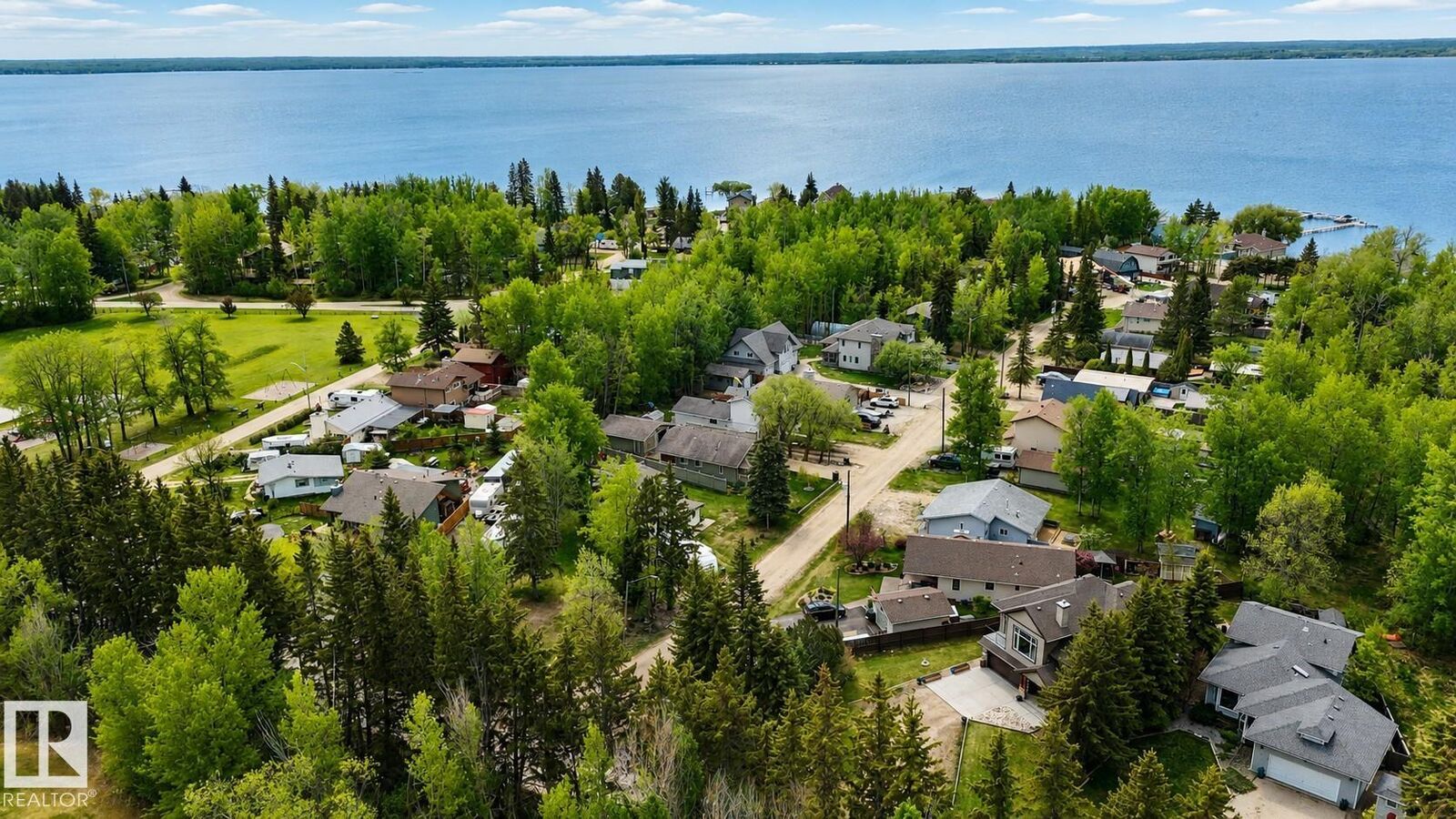 Property Photo: 977 9th Street AB T0E 1A0