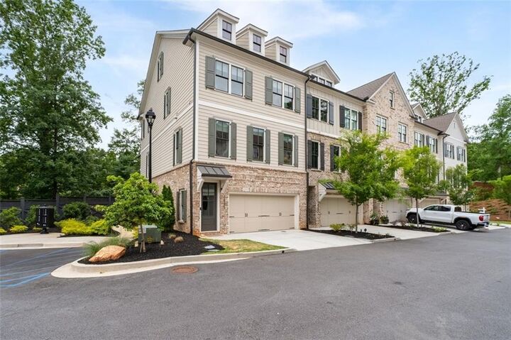 Property Photo: 1033 Endeavour Court GA 30064