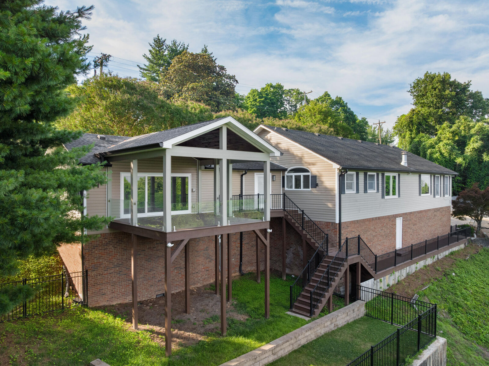 Property Photo:  661 S Crest Road  TN 37404 