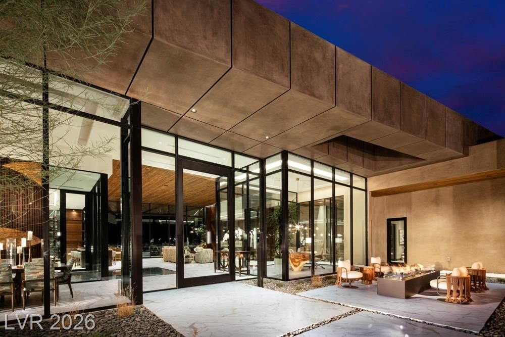 Property Photo: 7 Stoneshead Court NV 89012