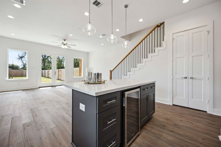 Property Photo:  3504 Caplin Street B  TX 77026 