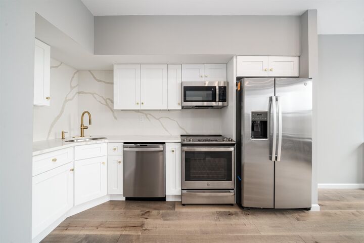 Property Photo:  415-417 Central Ave 4F  NJ 07307 