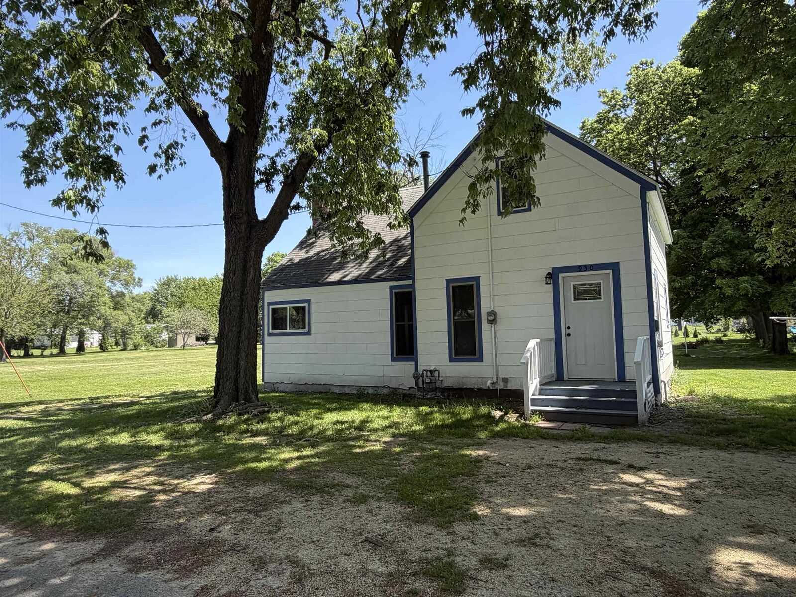 Property Photo:  930 Pearl Street  IA 50650 
