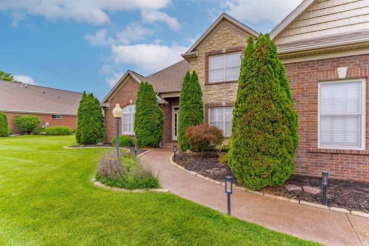 Property Photo:  2084 Long Cove Circle  IN 47630-8413 