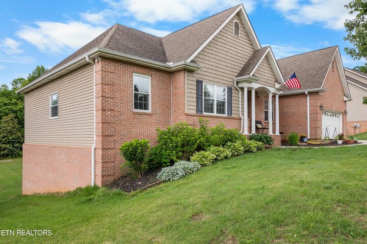 Property Photo: 8111 Campbells Point Rd TN 37721